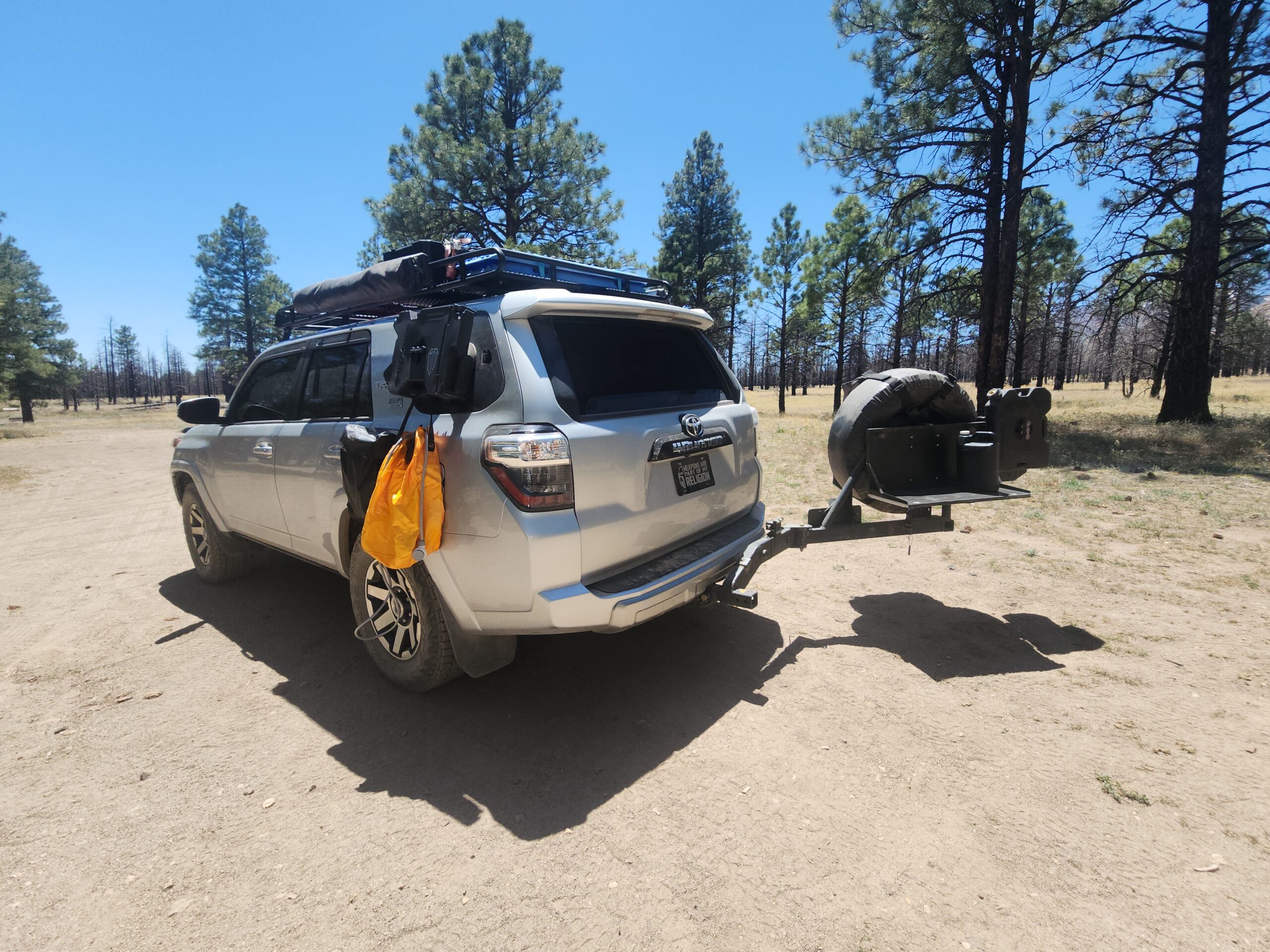 Two Modes of Car Camping: Travel and Stationary